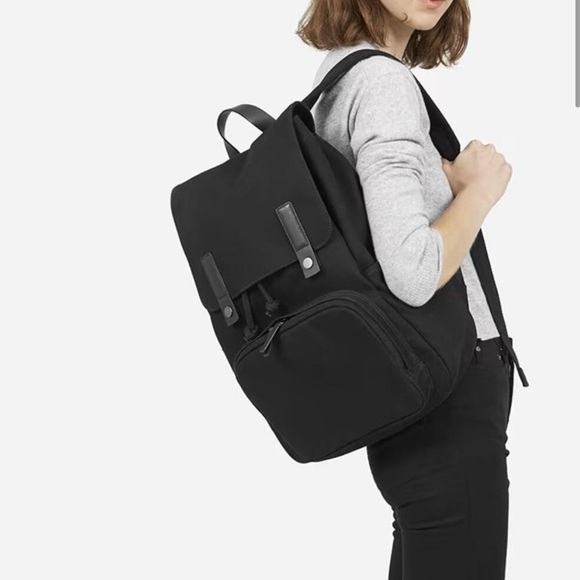 Everlane The Modern Snap Backpack Canvas Bag in Black with Leather Trim - Picture 1 of 2
